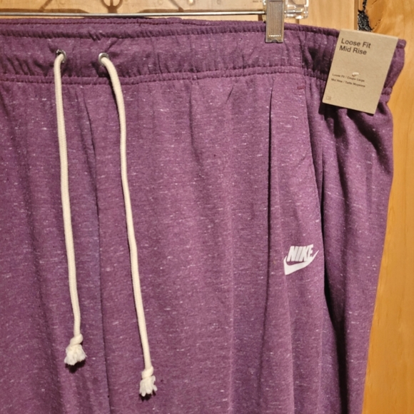 Nike Pants & Jumpsuits Nwt Nike Joggers Plus Size 82 2x Loose Fit Mid Rise Lightweight